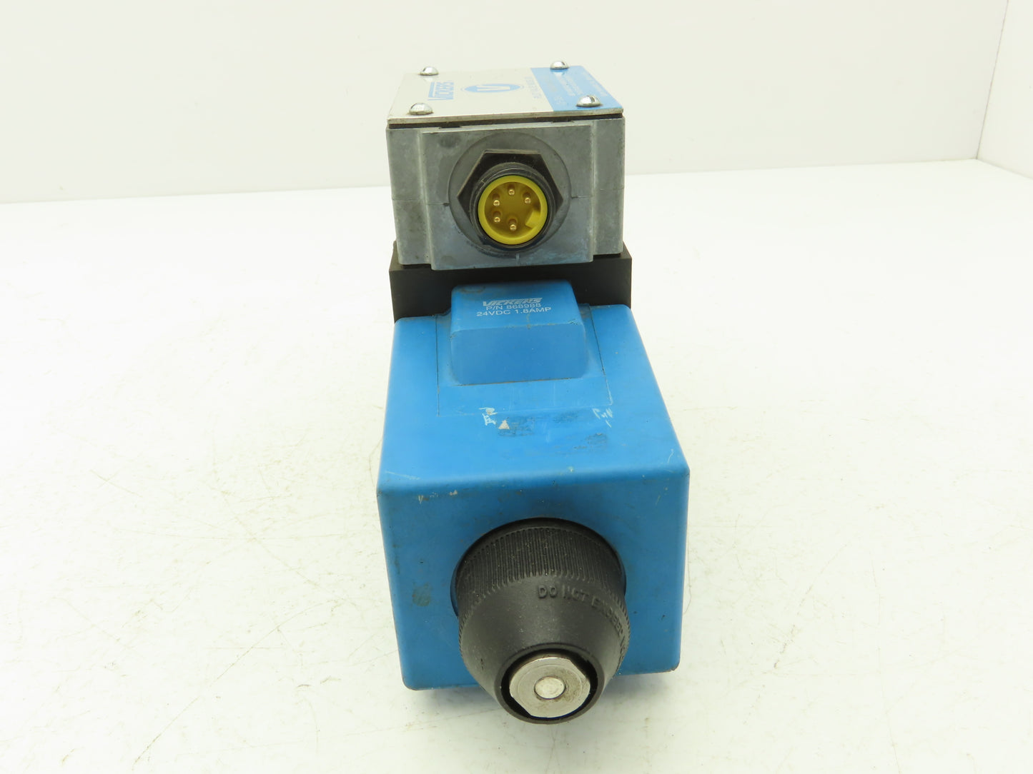 Vickers PA5DG4S4W-012A-H-60 Hydraulic Directional Control Pilot Valve 24vdc