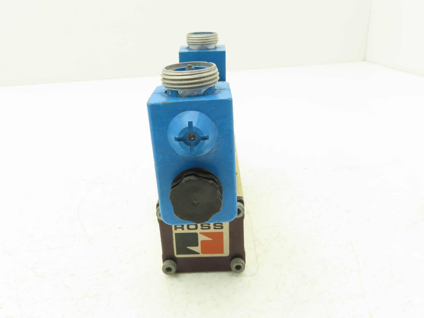 Ross W6076B2437 Pneumatic Solenoid Valve 24VDC