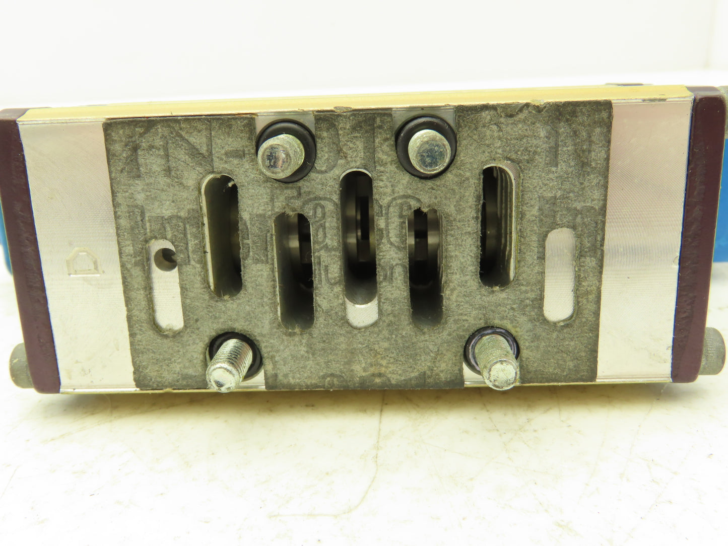 Ross W6076B2437 Pneumatic Solenoid Valve 24VDC