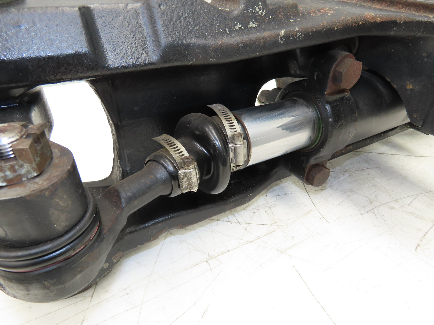 Hyster E60Z-33 Electric Forklift Rear Axle Dual Hydraulic Steering Assembly