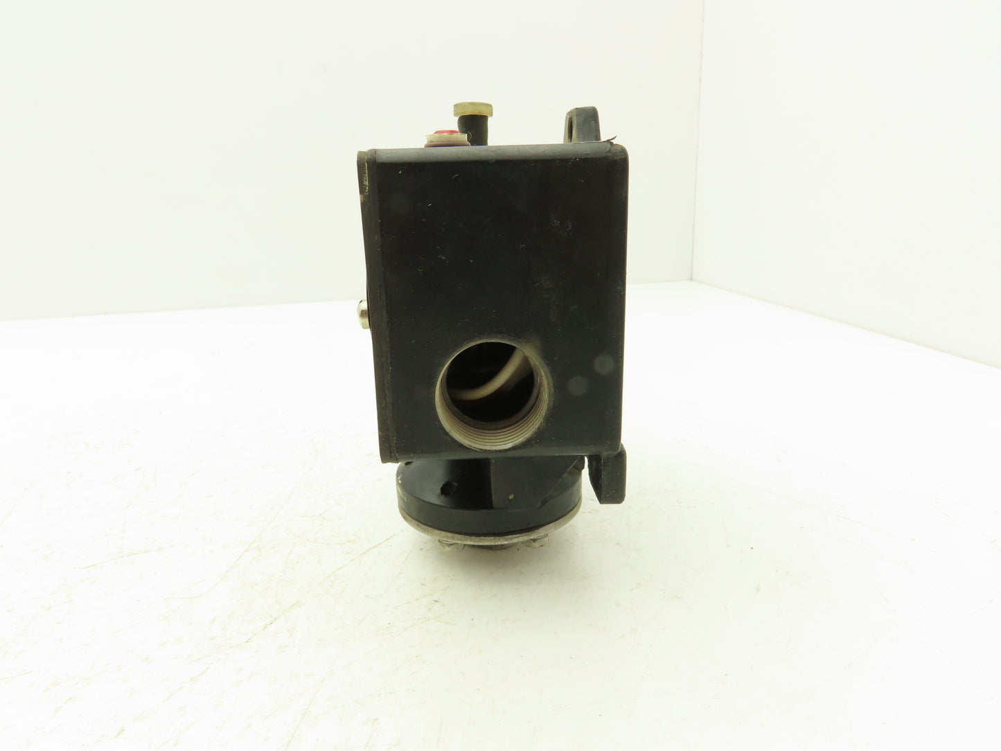 Ashcroft B428S XFM6B Pressure Control Switch 200 PSI Proof 1000 125/250 1/4"NPT
