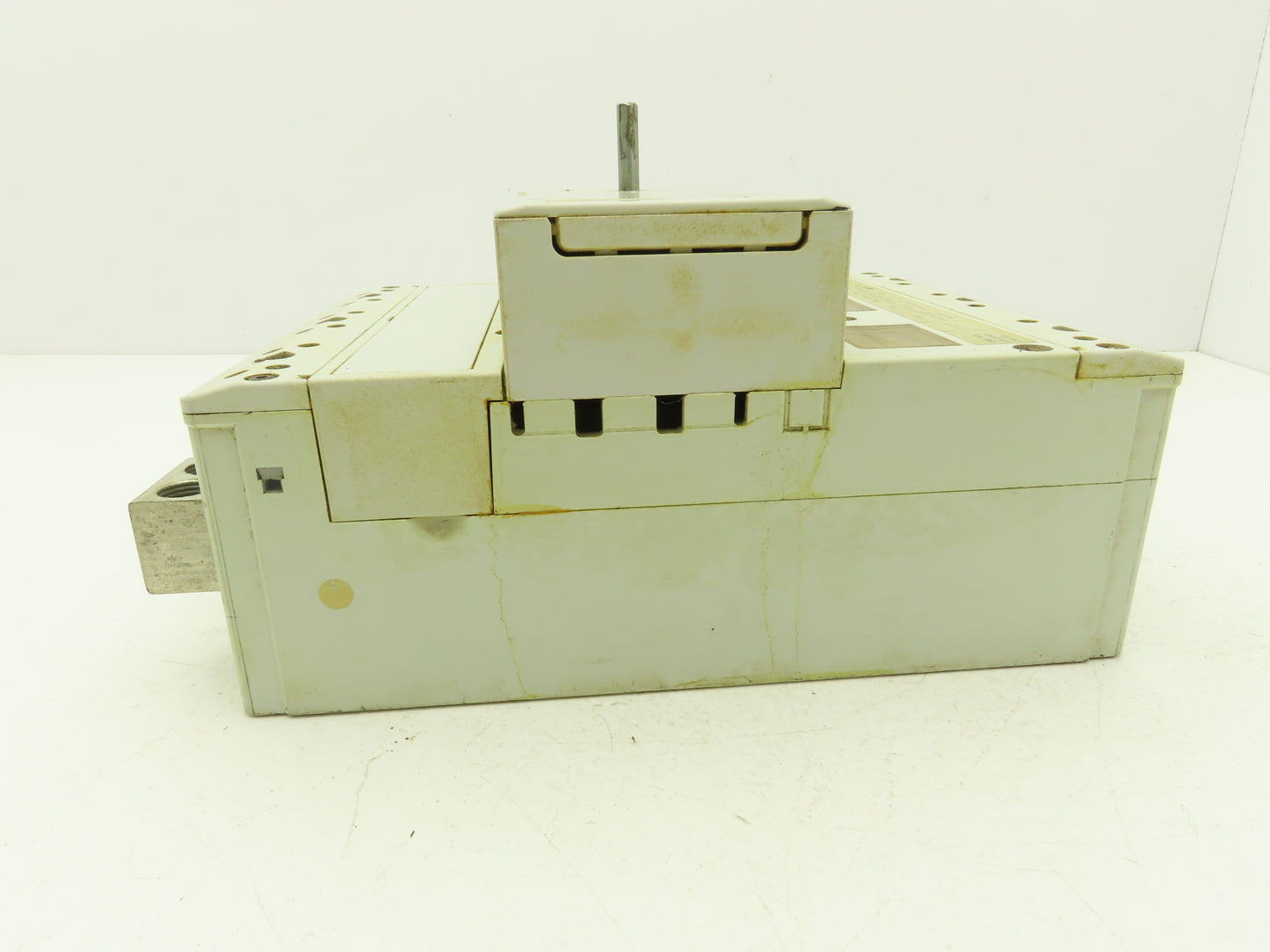 Moeller P10-630 Circuit Breaker 800A 690VAC 3 Pole W/Disconnect Mechanism DNZM10