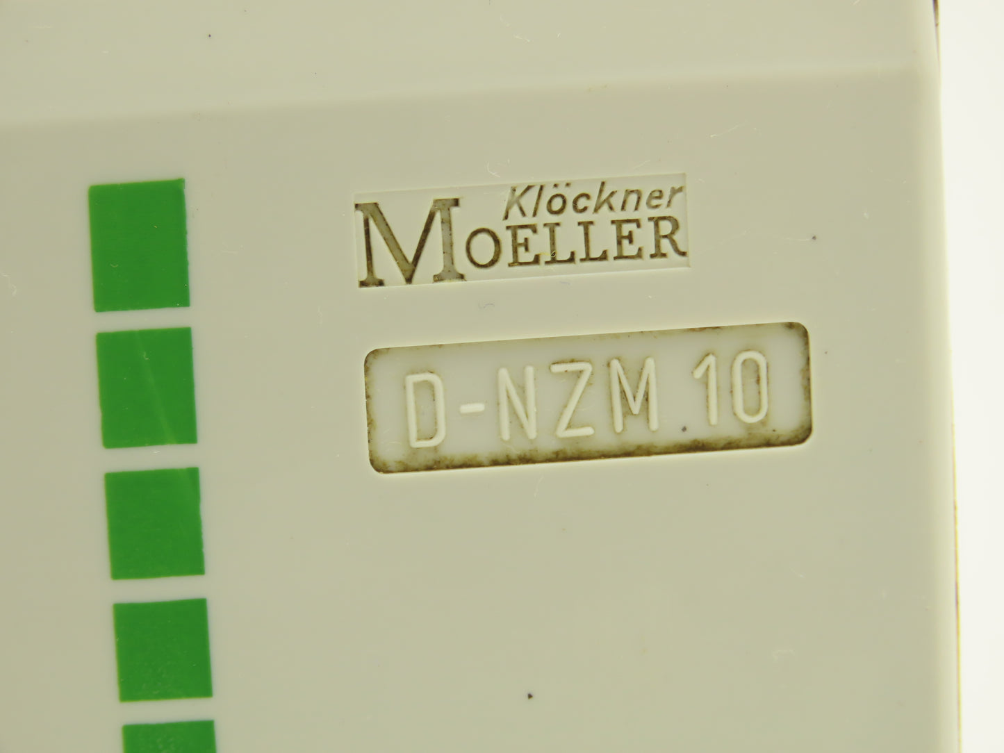 Moeller P10-630 Circuit Breaker 800A 690VAC 3 Pole W/Disconnect Mechanism DNZM10