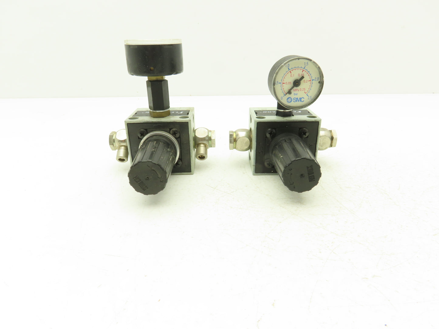 Numatics R22KG021 Pneumatic Air Pressure Regulator 1/4" NPT Ports Gauge Lot of 6
