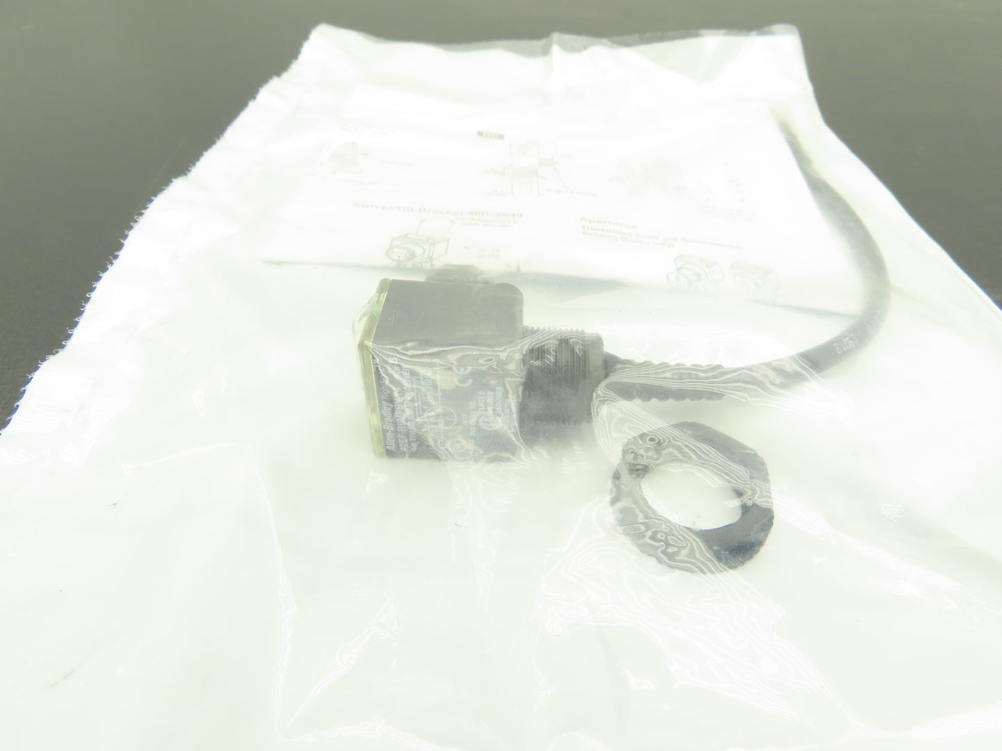 Allen Bradley 42EF-R9MPBV-Y4 Photoswitch Rightsight Transmitted Beam 4m 11-30VDC
