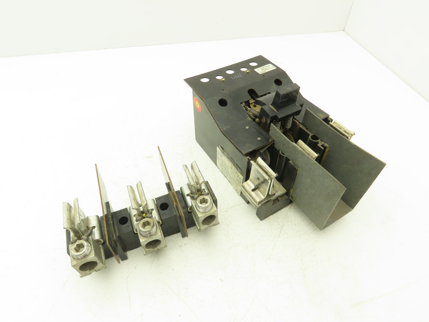 Westinghouse DS464R Disconnect Switch 200A 150Hp 600VAC 250VDC