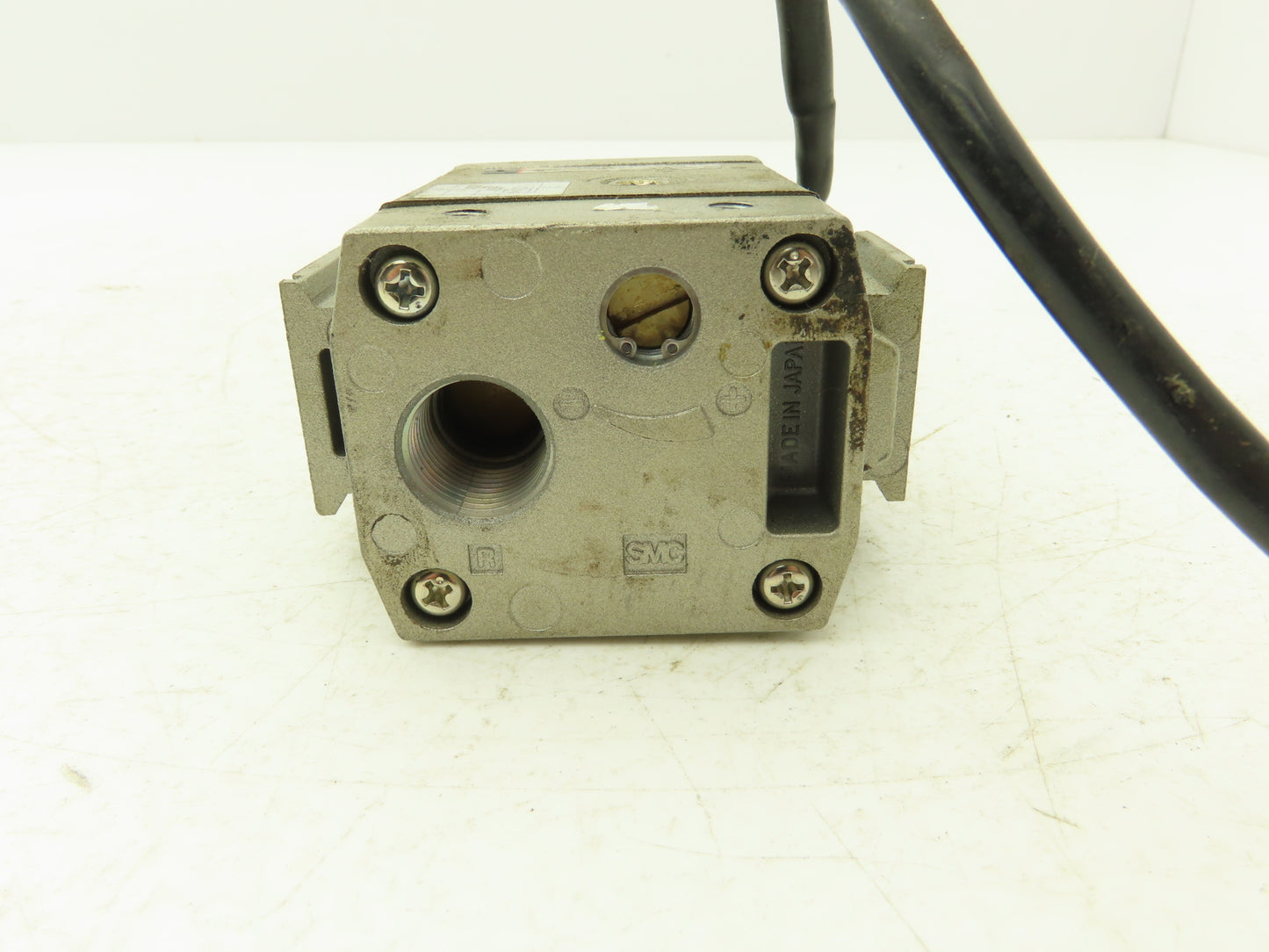 SMC AV3000-03-5GSC Pneumatic 2-Way Soft Start Solenoid Valve 24VDC 3/8" NPT