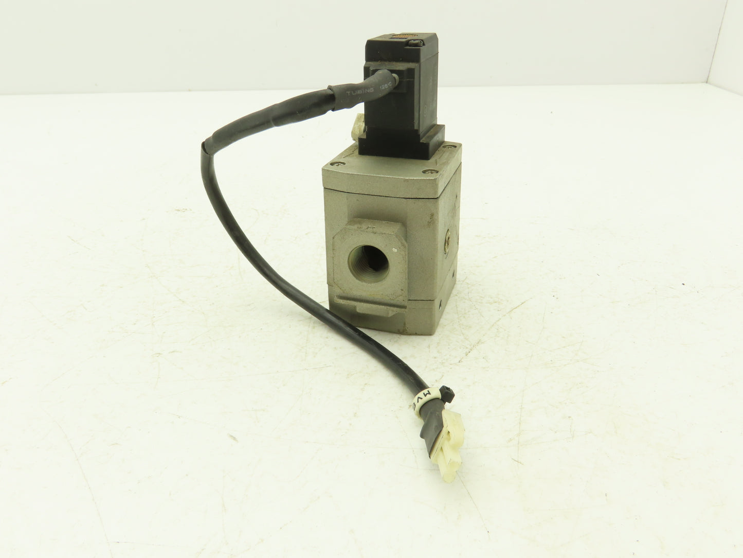 SMC AV3000-03-5GSC Pneumatic 2-Way Soft Start Solenoid Valve 24VDC 3/8" NPT
