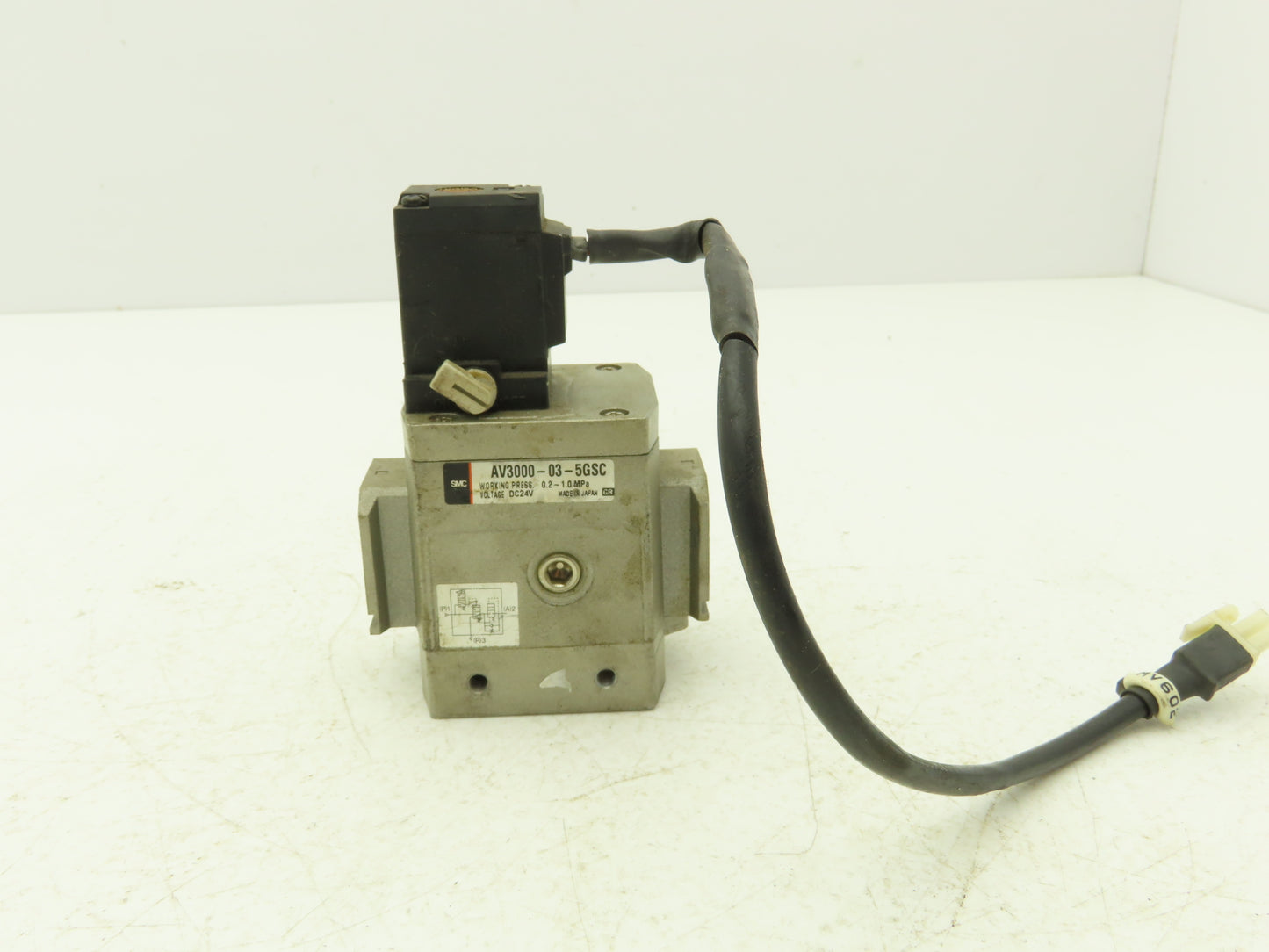SMC AV3000-03-5GSC Pneumatic 2-Way Soft Start Solenoid Valve 24VDC 3/8" NPT