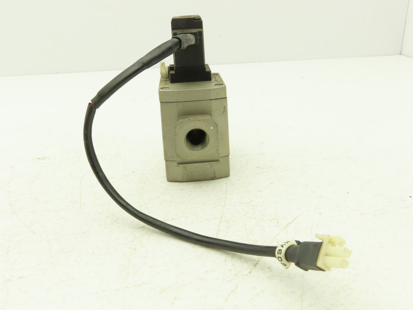 SMC AV3000-03-5GSC Pneumatic 2-Way Soft Start Solenoid Valve 24VDC 3/8" NPT