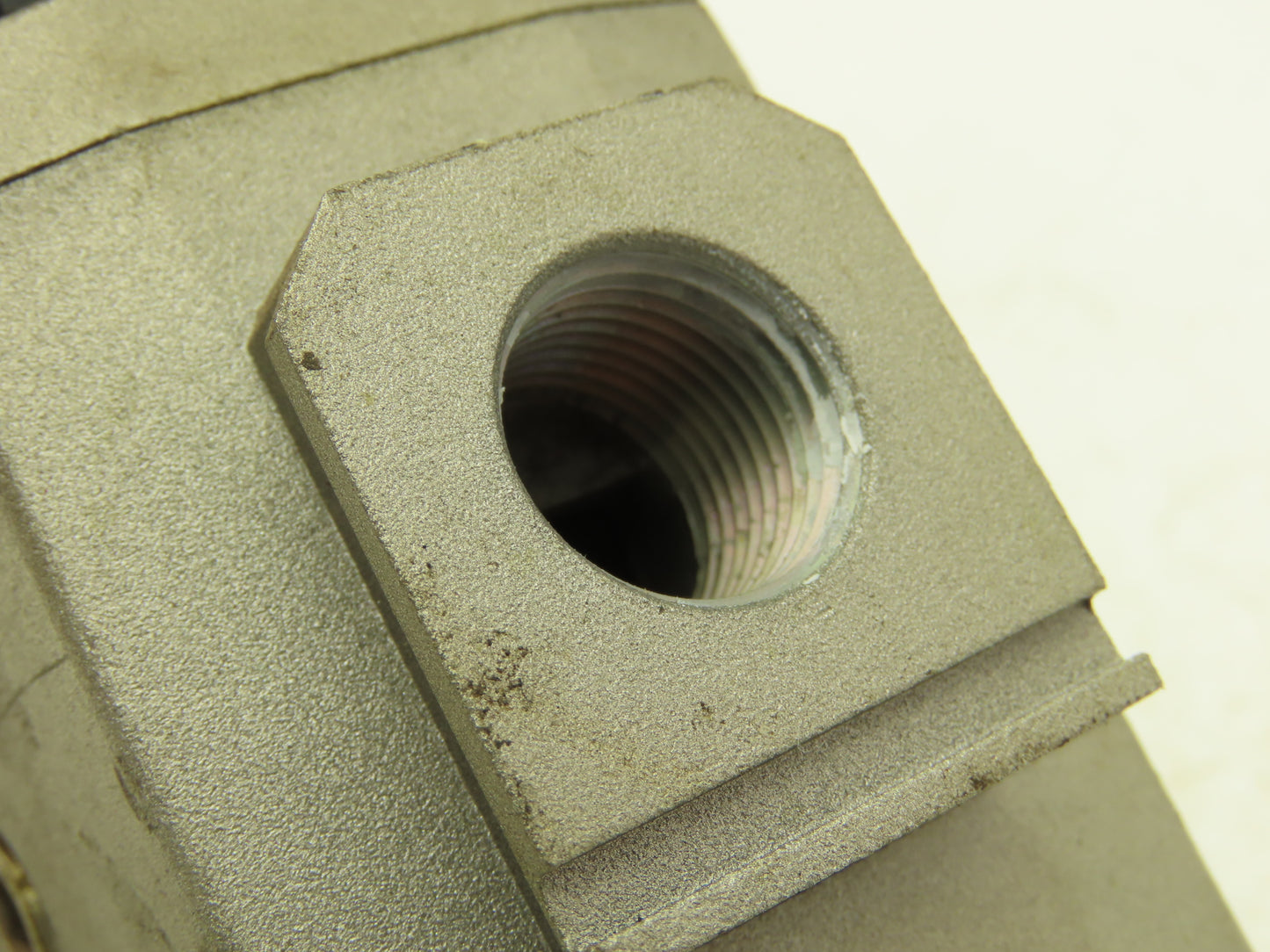 SMC AV3000-03-5GSC Pneumatic 2-Way Soft Start Solenoid Valve 24VDC 3/8" NPT