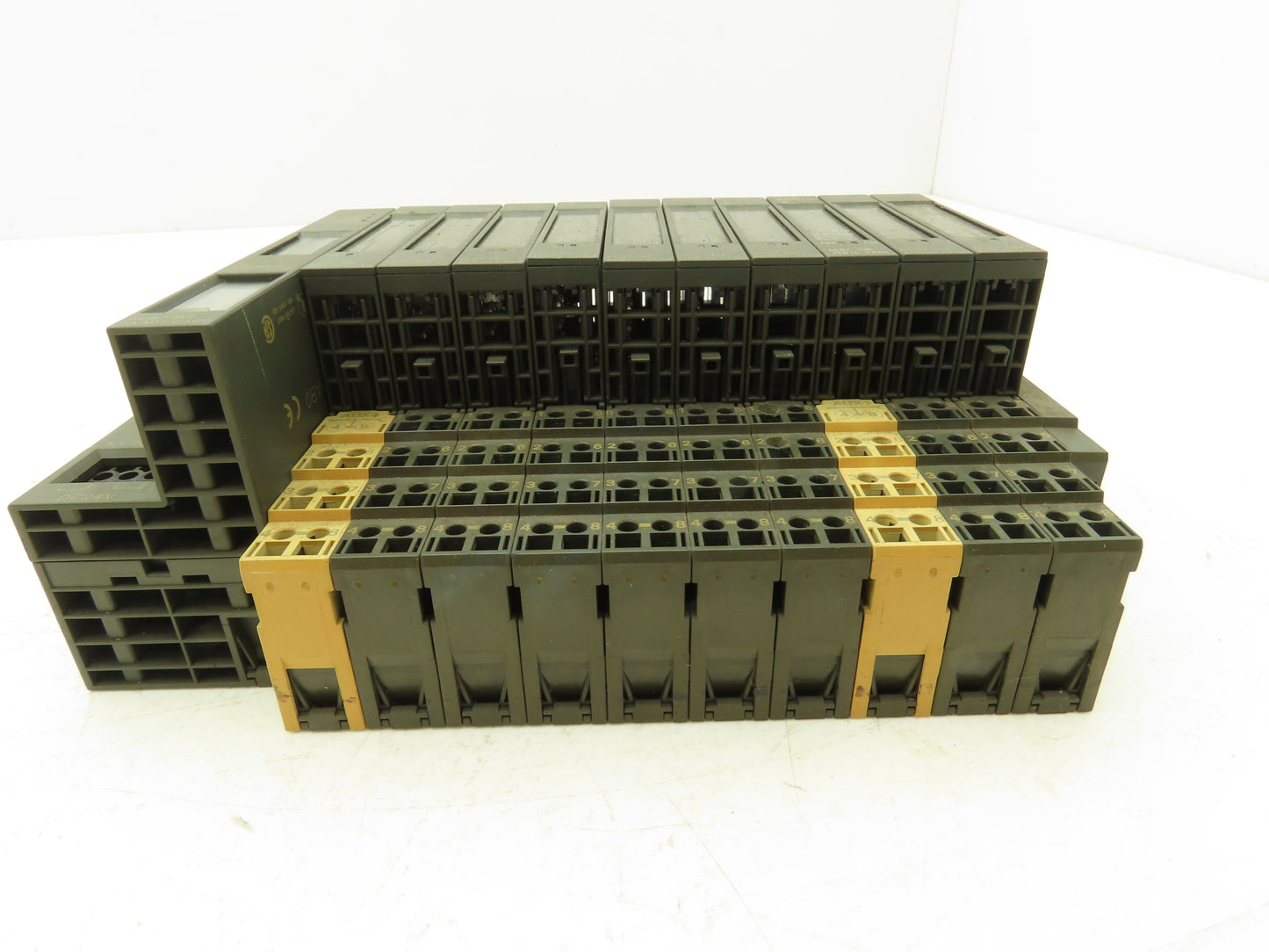 Siemens ET200S Profibus Remote Digital Input/Output Assembly 12 Input 4 Output