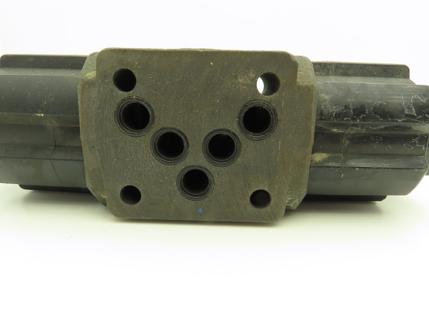 Nachi Hydraulic Directional Control Solenoid Valve 115VAC