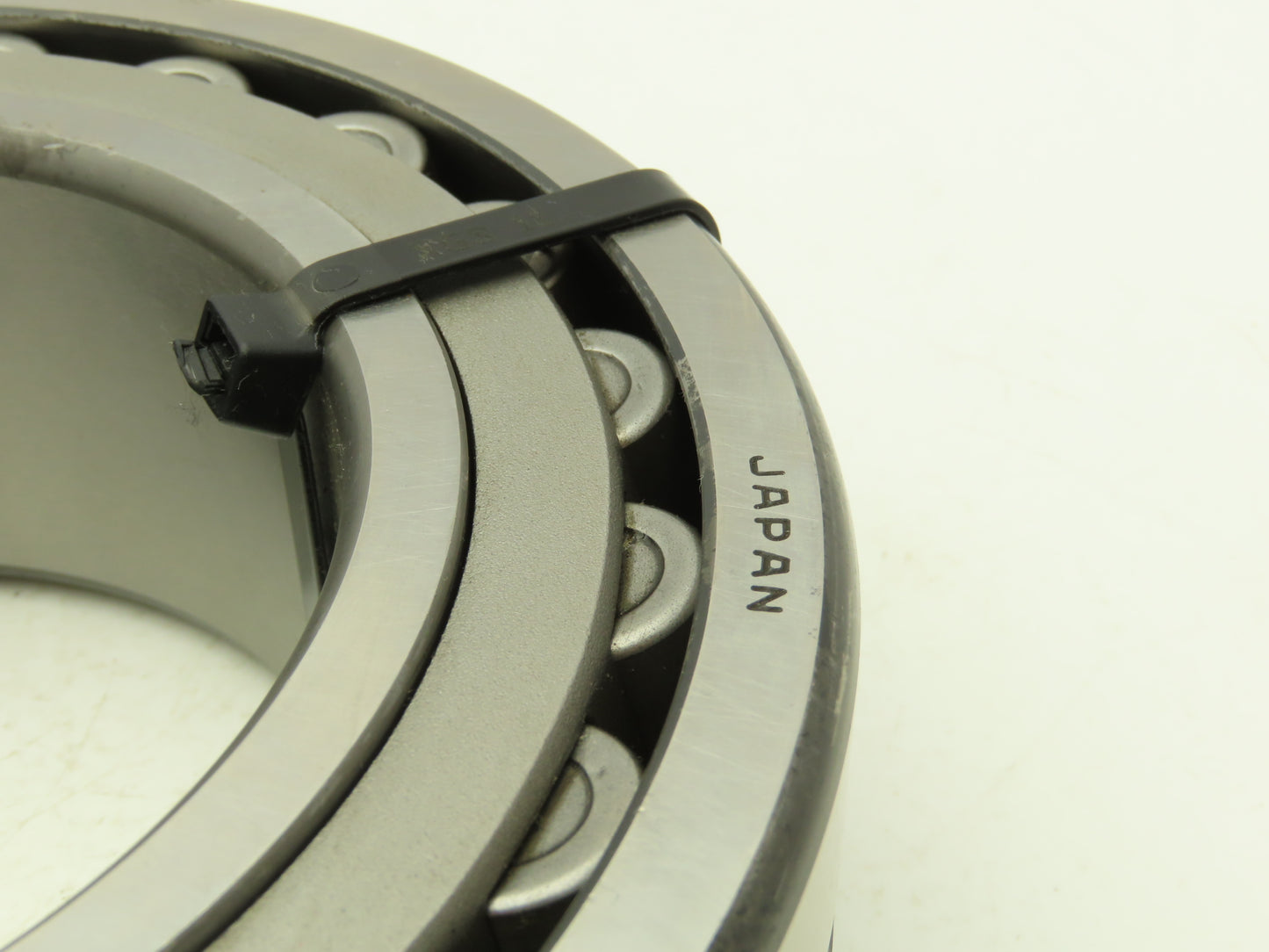 Nachi 23124E W33C3 Spherical Roller Bearing 120mm ID x 200mm OD x 62mm Width