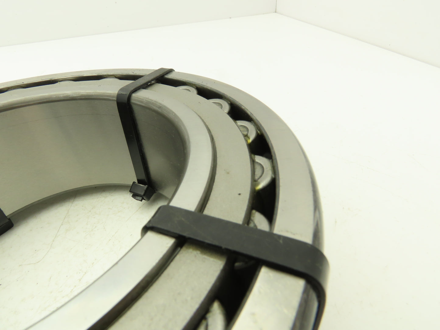 Nachi 23124E W33C3 Spherical Roller Bearing 120mm ID x 200mm OD x 62mm Width