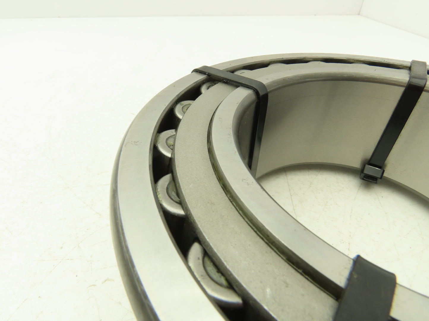 Nachi 23124E W33C3 Spherical Roller Bearing 120mm ID x 200mm OD x 62mm Width
