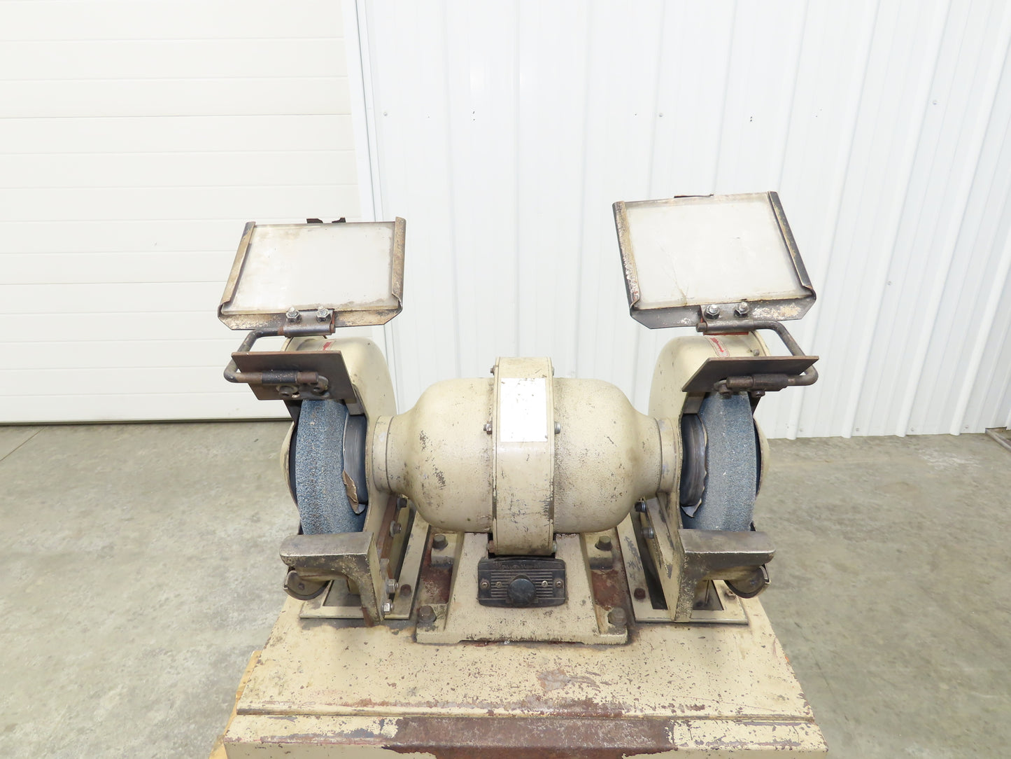 Showa SGK-N Bench Grinder Dust Collector Stand 8" 3000 RPM 230V 3Ph