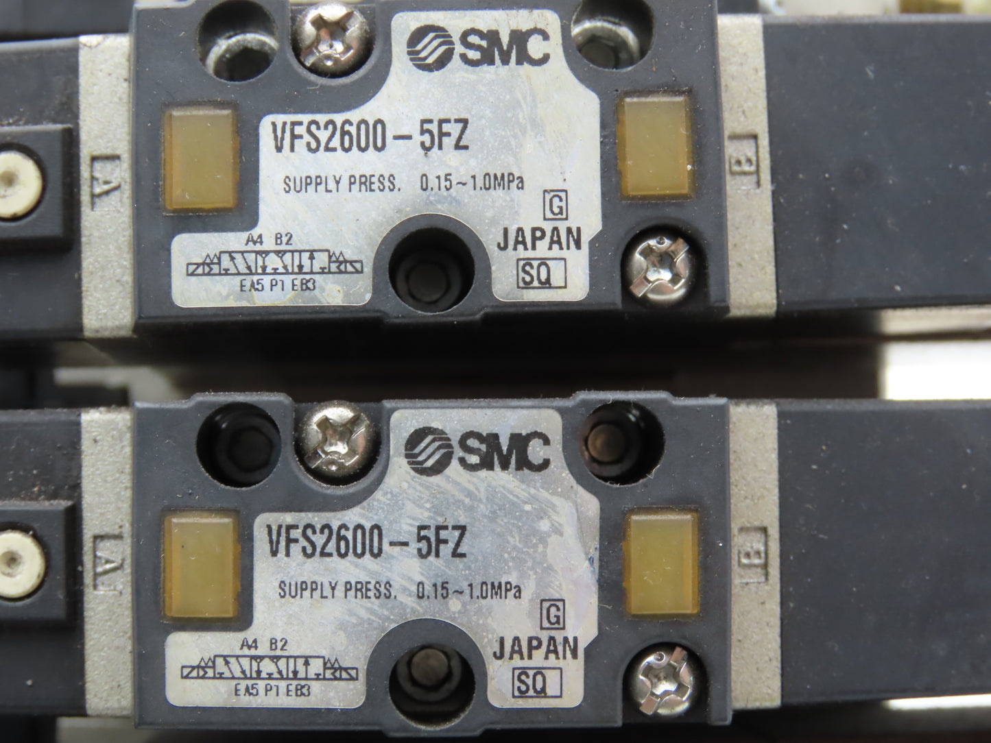 SMC VFS2600-5FZZ Pneumatic 7-Station Solenoid Valve Manifold Assembly 24VDC