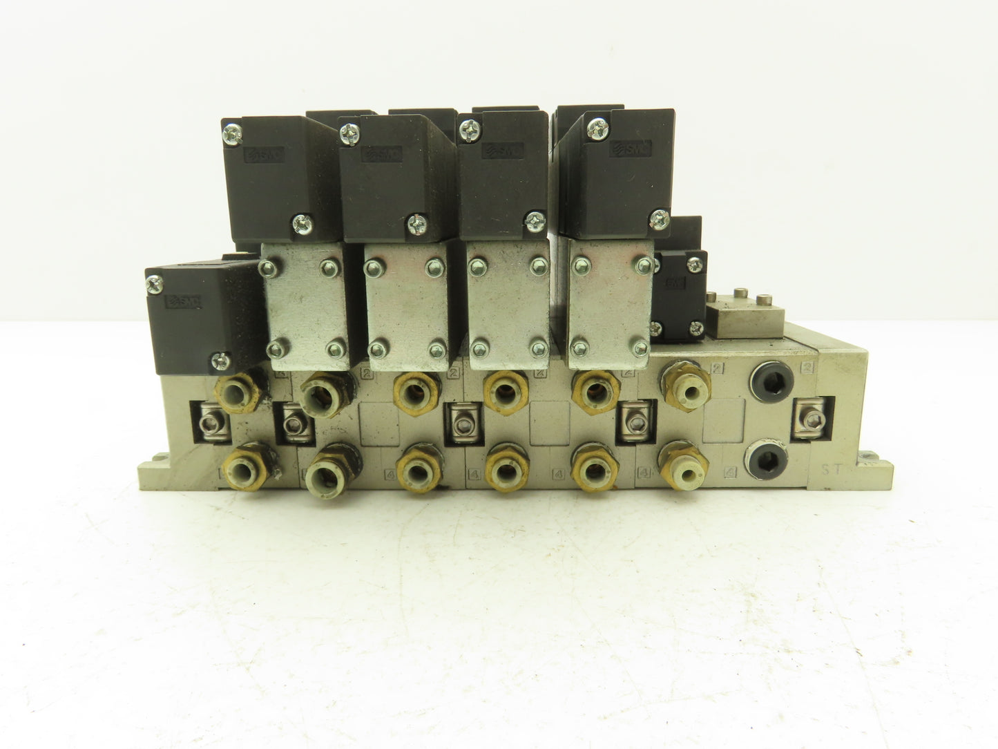SMC VFS2600-5FZZ Pneumatic 7-Station Solenoid Valve Manifold Assembly 24VDC