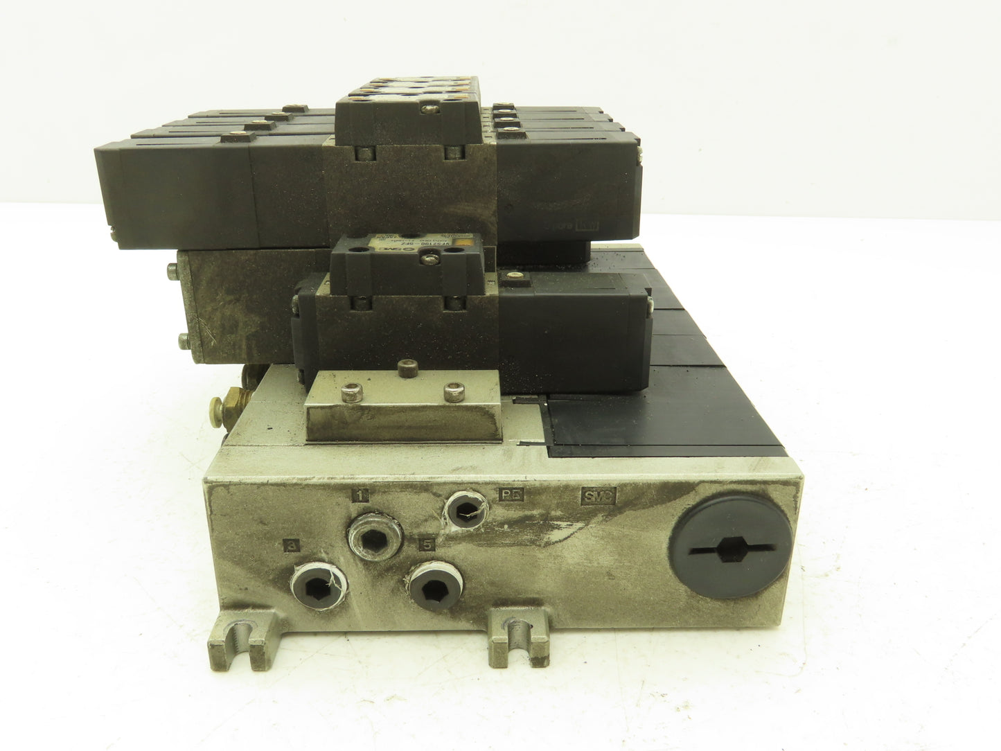 SMC VFS2600-5FZZ Pneumatic 7-Station Solenoid Valve Manifold Assembly 24VDC