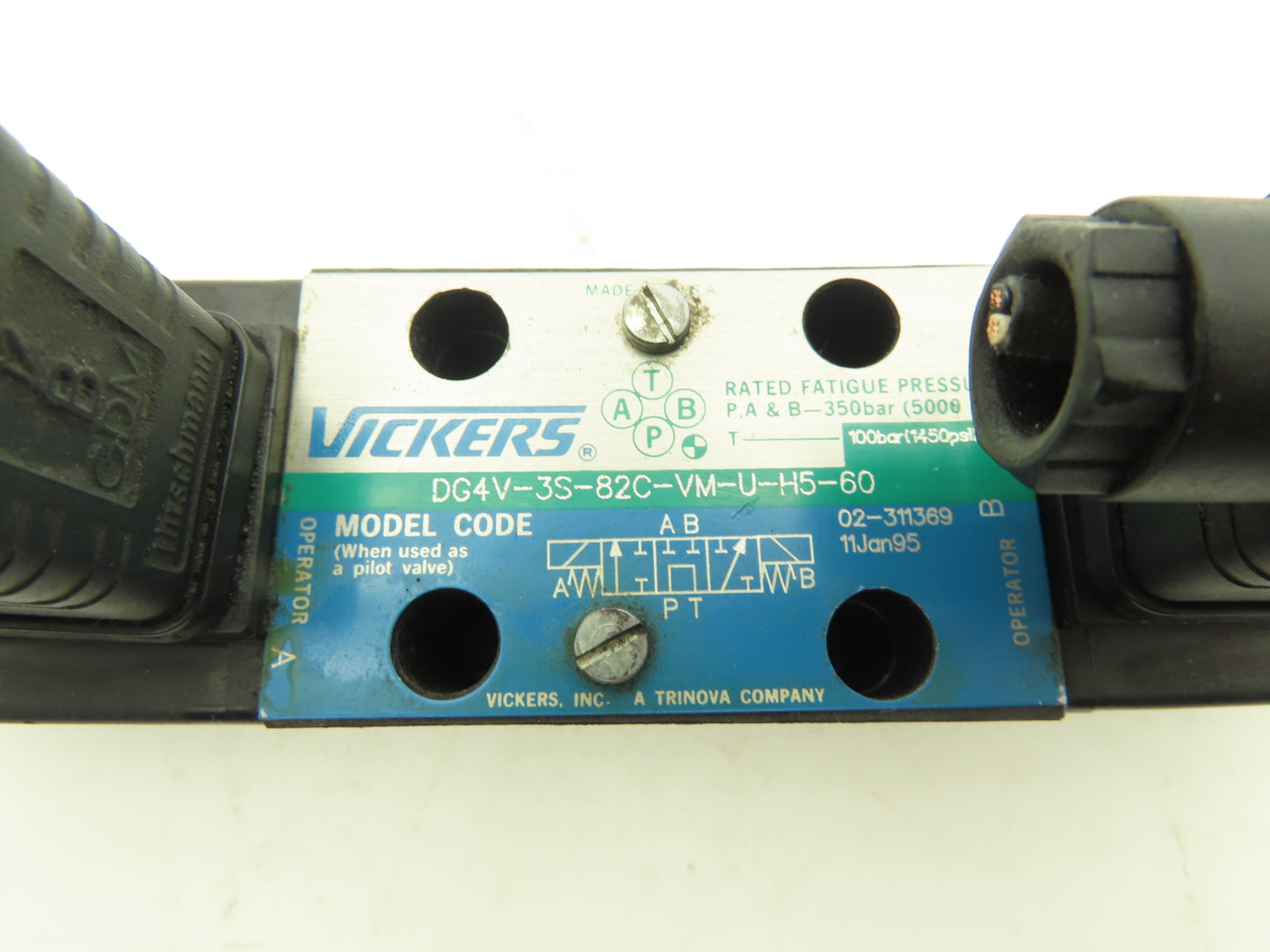 Vickers DG4V-3S-82C-VM-U-H5-60 Hydraulic Directional Solenoid Valve 24VDC