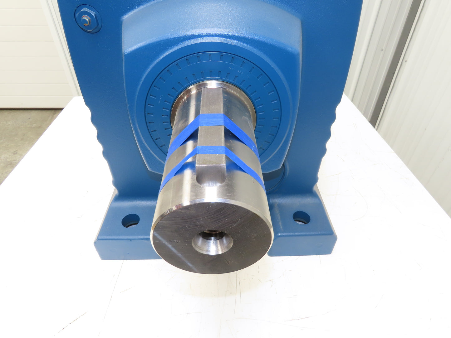Sew Eurodrive R147 AD6 Inline Helical Gearbox 46.65 Reducer 38 RPM 115100 In-Lb