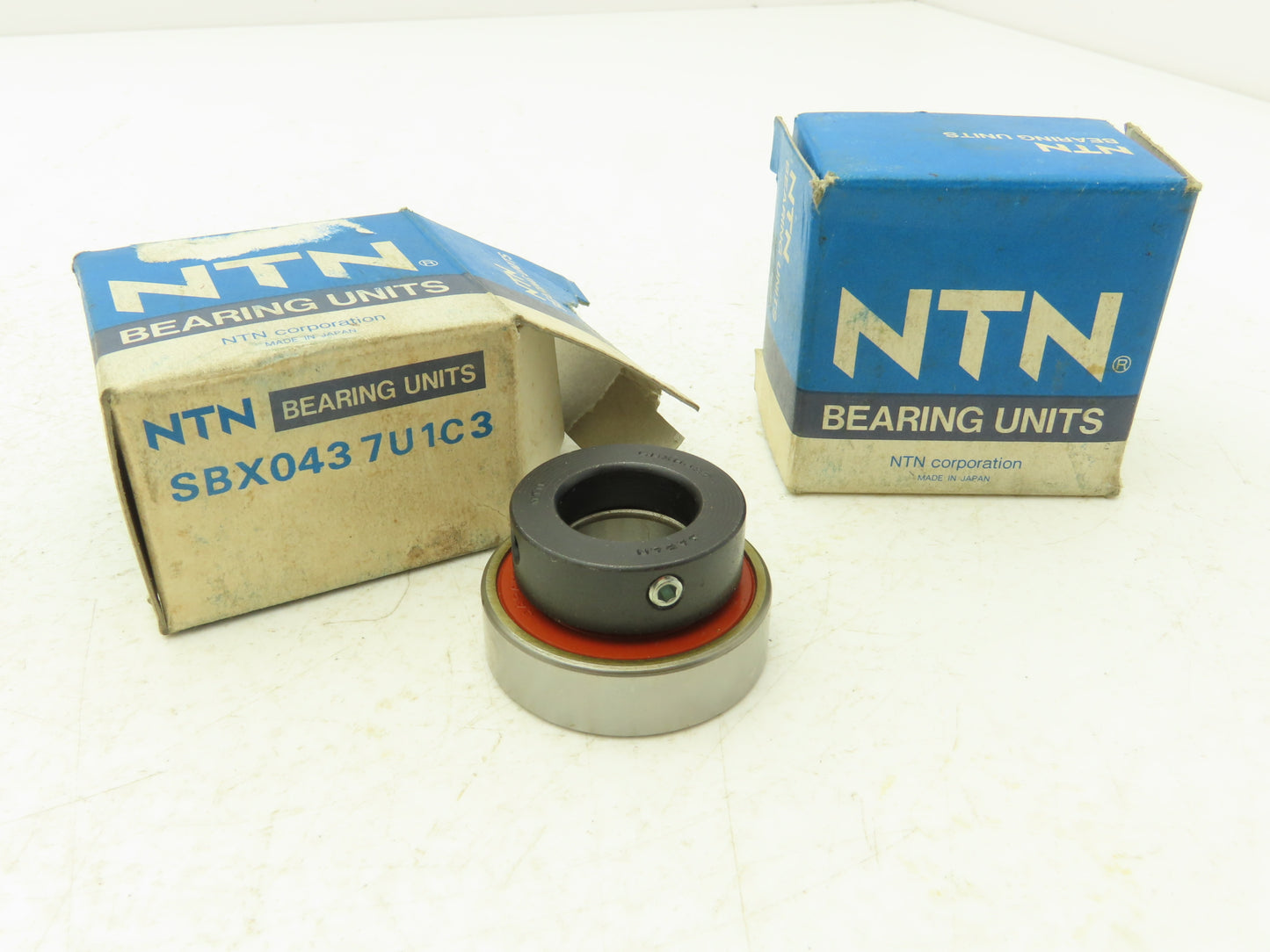 NTN SBX0437U1C3 Ball Bearing Insert Locking Collar 19mm ID x 42mm Lot of 2