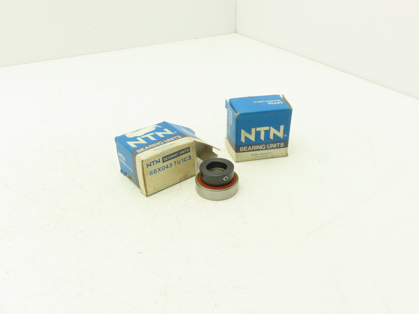 NTN SBX0437U1C3 Ball Bearing Insert Locking Collar 19mm ID x 42mm Lot of 2