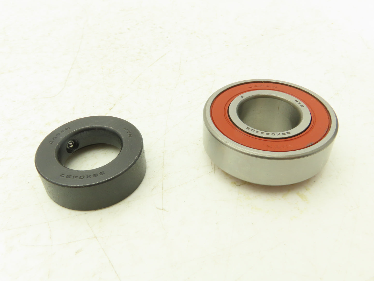 NTN SBX0437U1C3 Ball Bearing Insert Locking Collar 19mm ID x 42mm Lot of 2