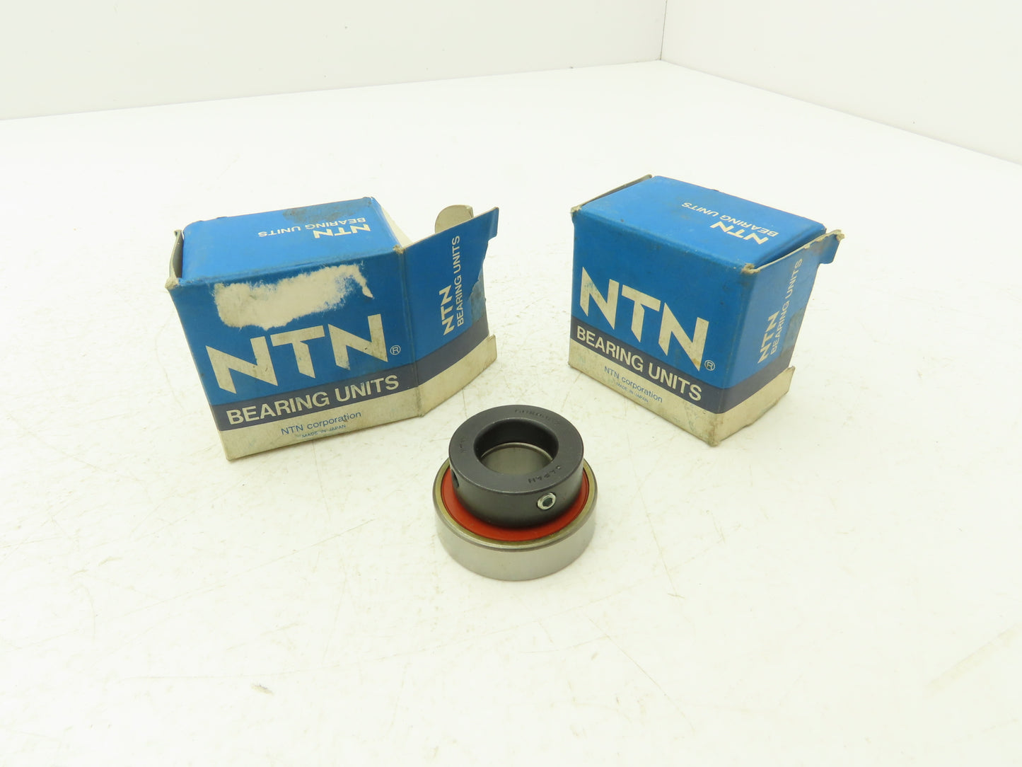 NTN SBX0437U1C3 Ball Bearing Insert Locking Collar 19mm ID x 42mm Lot of 2