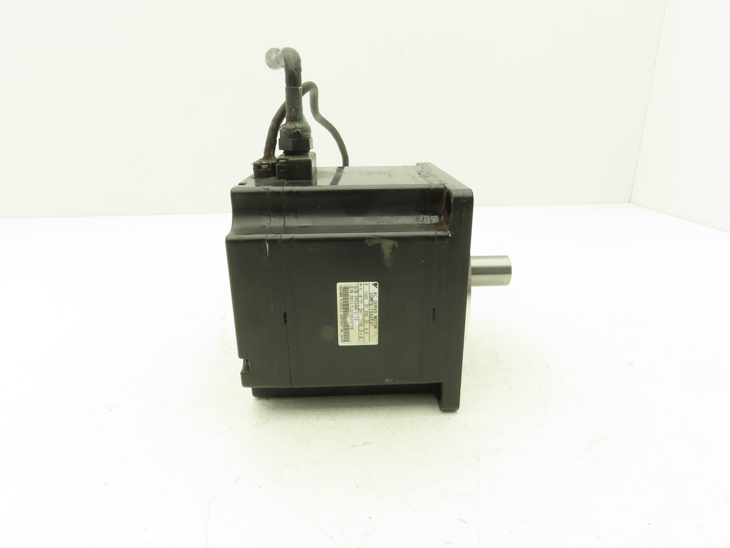 Yaskawa SGMPS-15A2E21 AC Servo Motor 1500W 200V 3000 RPM