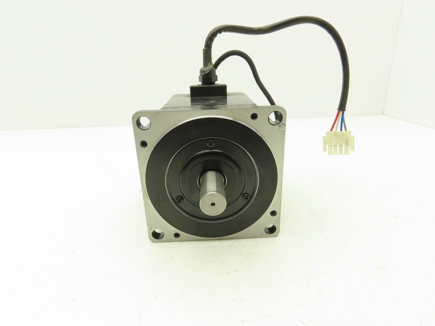 Yaskawa SGMPS-15A2E21 AC Servo Motor 1500W 200V 3000 RPM
