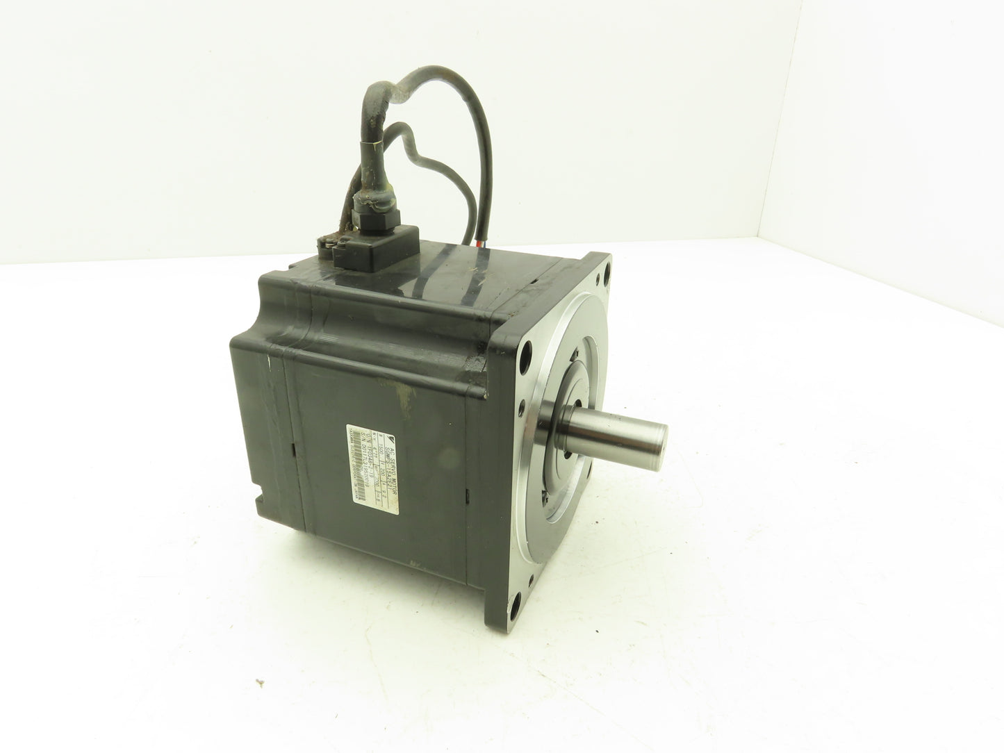 Yaskawa SGMPS-15A2E21 AC Servo Motor 1500W 200V 3000 RPM
