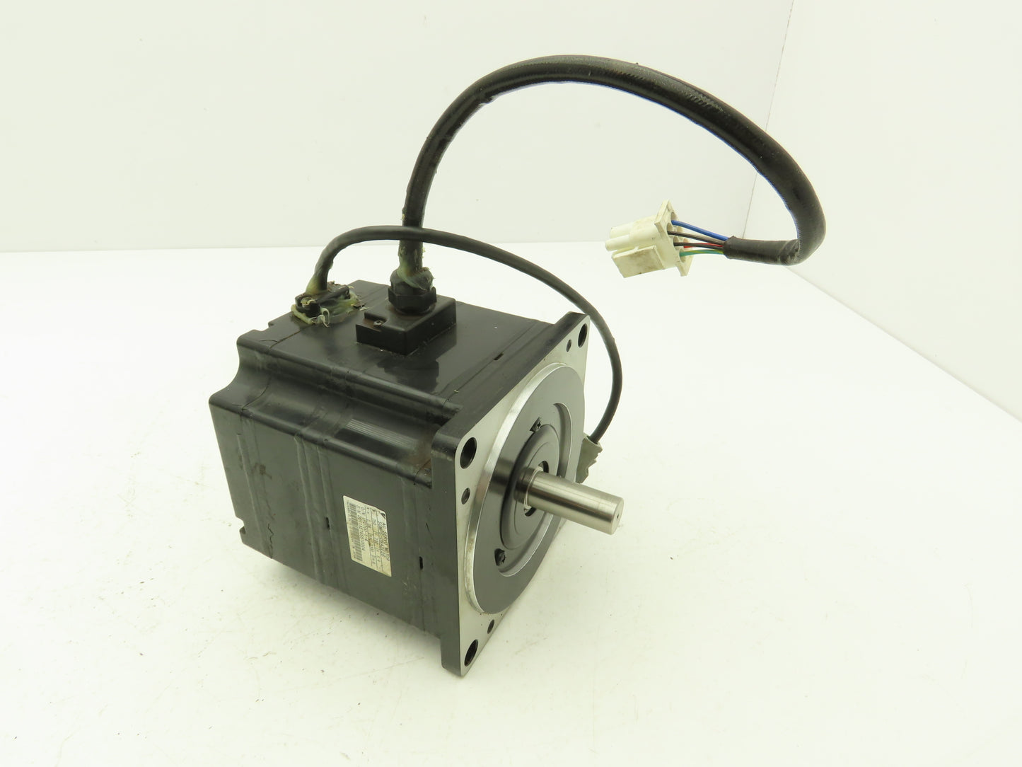 Yaskawa SGMPS-08A2E2B AC Servo Motor 750W 200V 3000 RPM