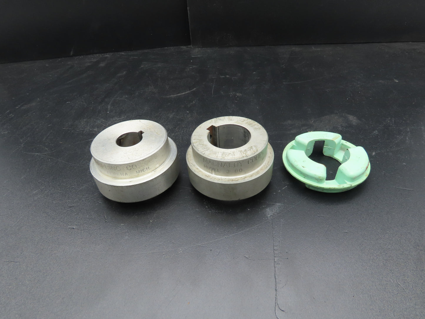 Magnaloy Model 300 Flex Coupling Hub Aluminum 1-5/8" & 1" Bores With Keyway