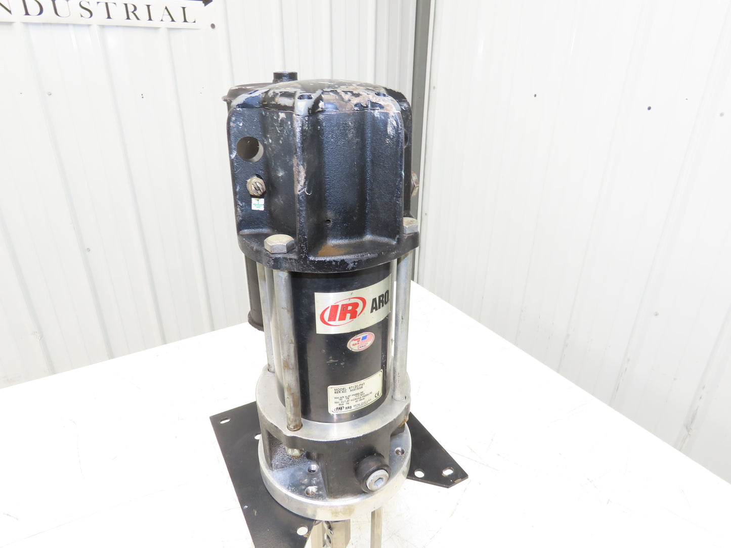 Ingersoll Rand ARO 67120-P43 Pneumatic Extrusion Pump Air Motor Only