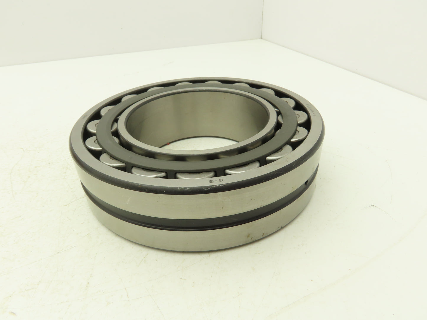 FAG 22222EK.C3 Spherical Roller Bearing 110mm ID x 200mm OD x 53mm W
