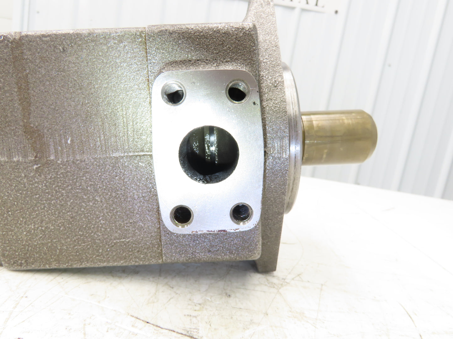 Denison T6C 005 3R00 B1 NOP Hydraulic Single Vane Pump 2800rpm 70.3 ML/REV