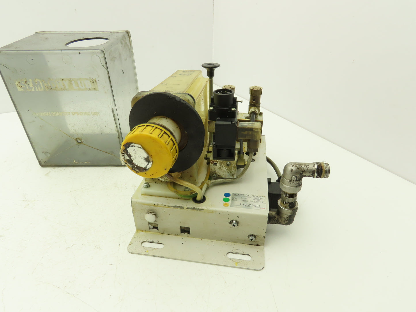Azbil L32-302-3A11 Pneumatic Lubricator Semi-Dry Oil Mist Sprayer Pump 24VDC