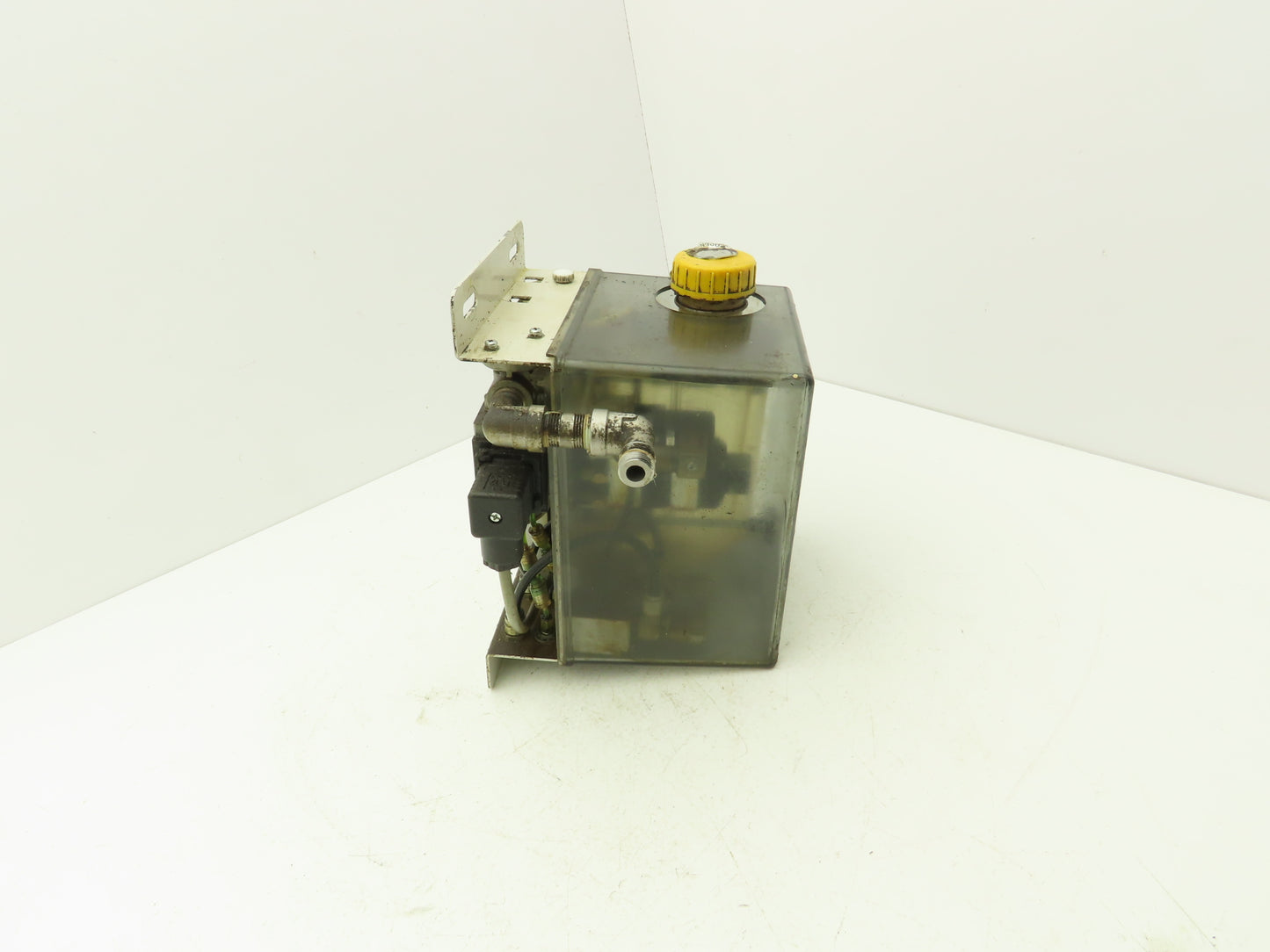 Azbil L32-302-3A11 Pneumatic Lubricator Semi-Dry Oil Mist Sprayer Pump 24VDC