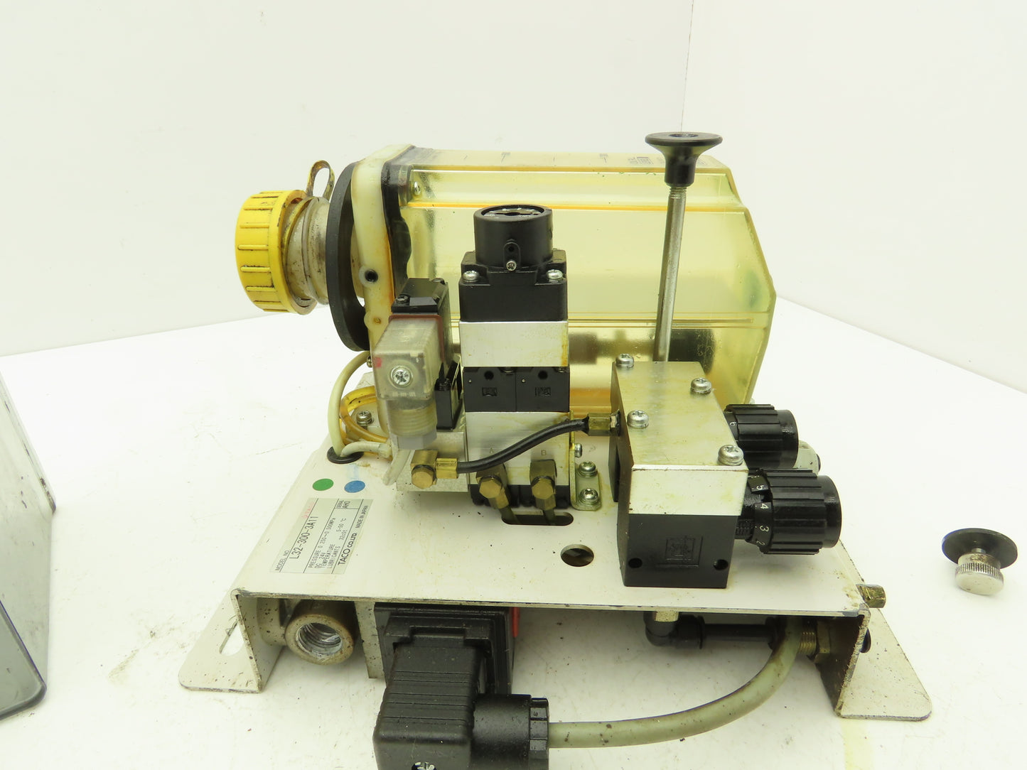 Taco L32-300-3A11 Pneumatic Lubricator Semi-Dry Oil Mist Sprayer Pump 24VDC