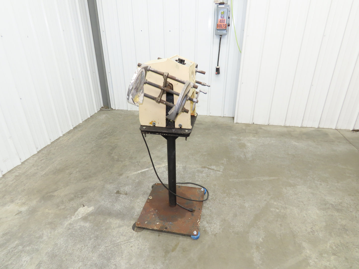Red Devil 5400 One Gallon Paint Shaker Mixer Double Arm 2 Gallon Cans