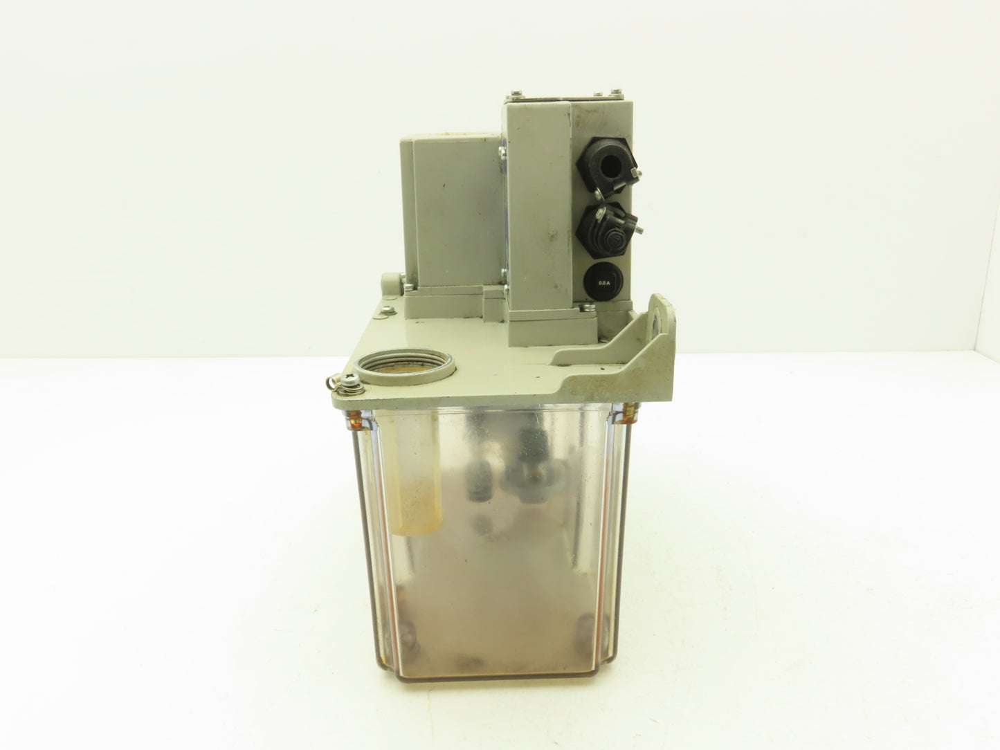 Showa LCB30305C-04 Lubricator Oil Pump Oiler 10.9L Tank 0.1 L/Min 100/110V 1PH