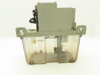 Showa LCB30305C-04 Lubricator Oil Pump Oiler 10.9L Tank 0.1 L/Min 100/110V 1PH