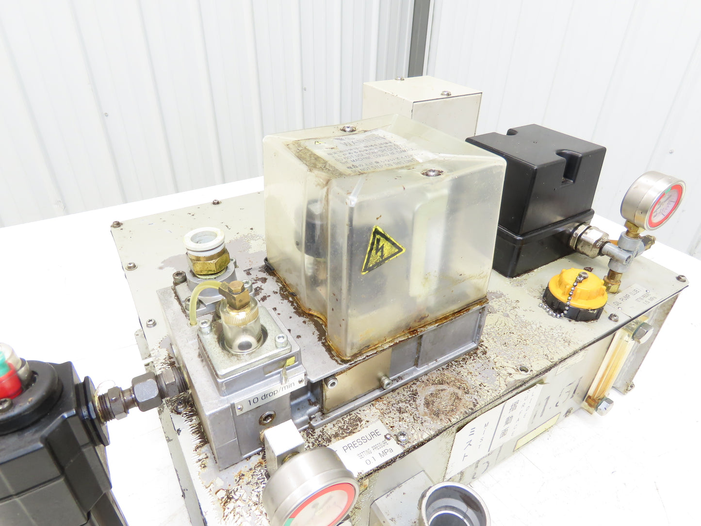Taco Azbil MCB-B6L3-BY20 Pneumatic Lubricator Oil Mist Sprayer Pump 5 Gal 110V