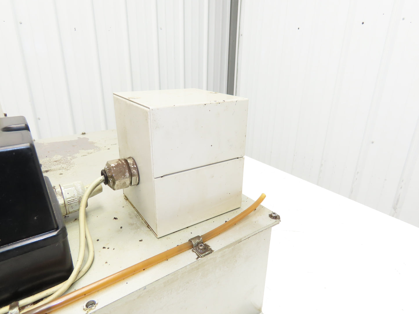 Taco Azbil MCB-B6L3-BY20 Pneumatic Lubricator Oil Mist Sprayer Pump 5 Gal 110V