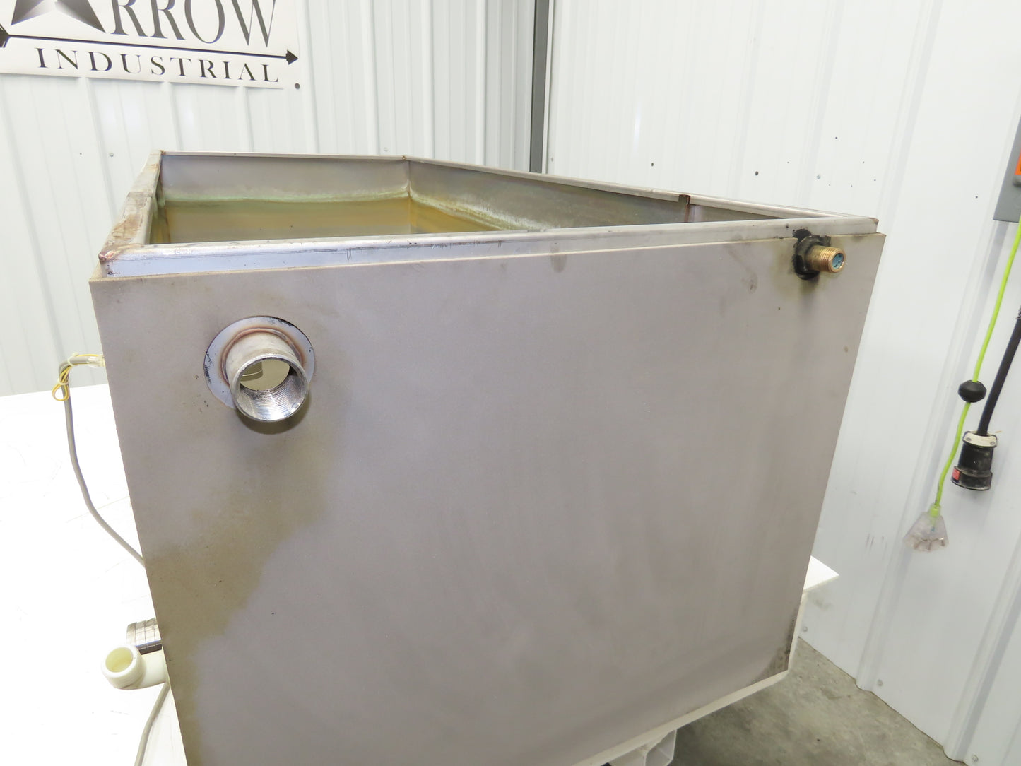 Stainless Steel Tank 100 Gallon 3/4 Top 15 Gauge 53x23.5x20"