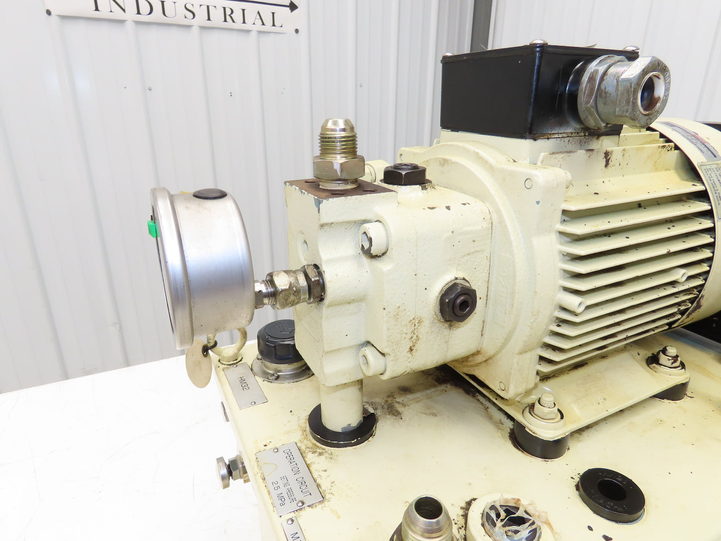 Nachi UVN-1A-1A2-1.5-4-11 Hydraulic Power Unit 20L Tank 7.6gpm Pump 1.5kw 220V