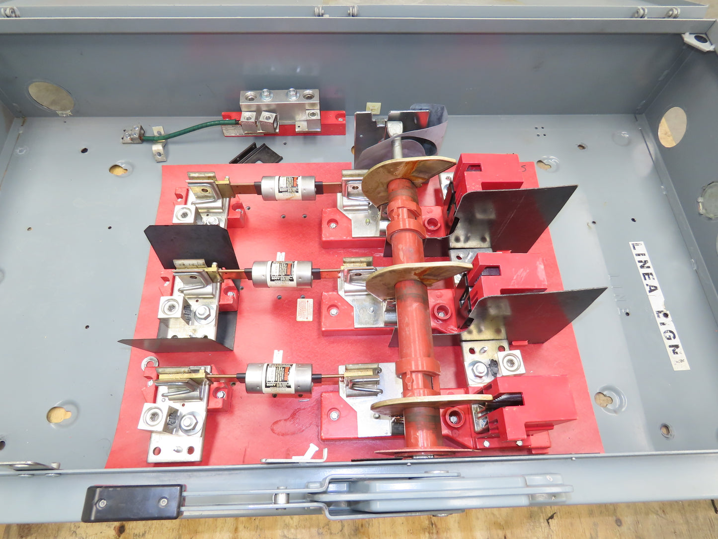 Square D H365N Safety Disconnect Switch 400A 600V 3 Pole Fused Type E04