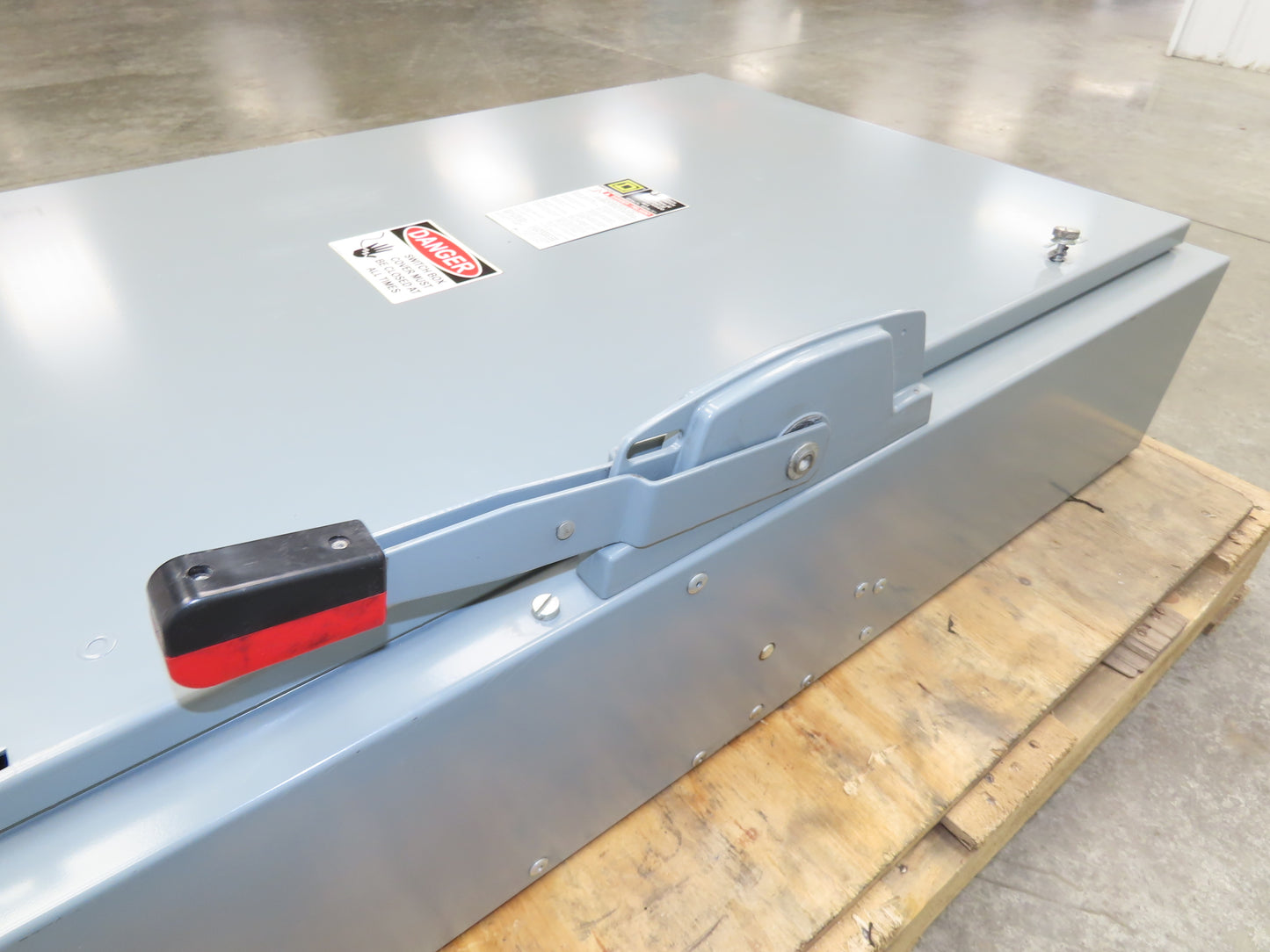 Square D H365N Safety Disconnect Switch 400A 600V 3 Pole Fused Type E04